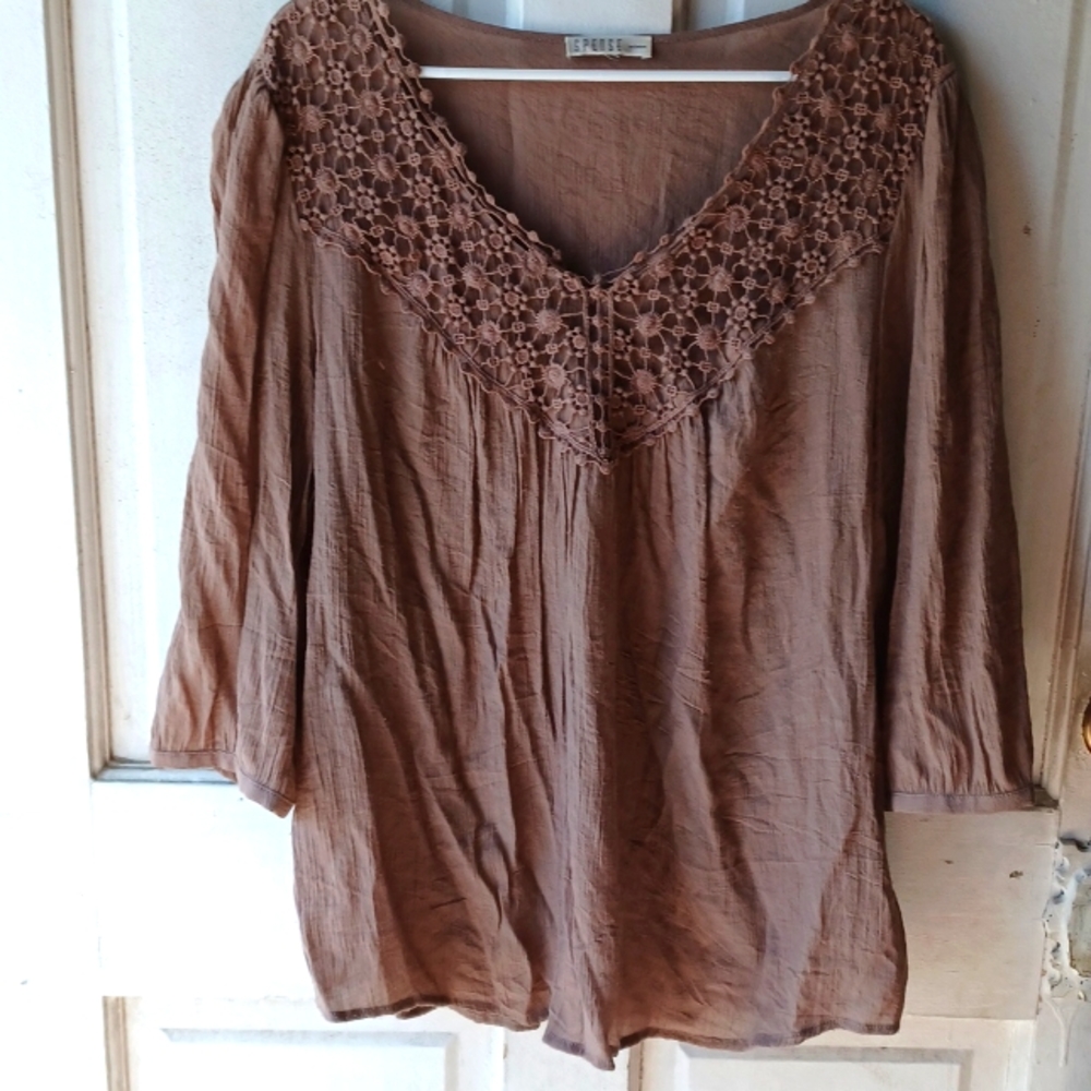 Spence Brown Longsleeve Embroidered Collar size Large